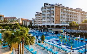 Ramada Kusadasi & Golf 5*